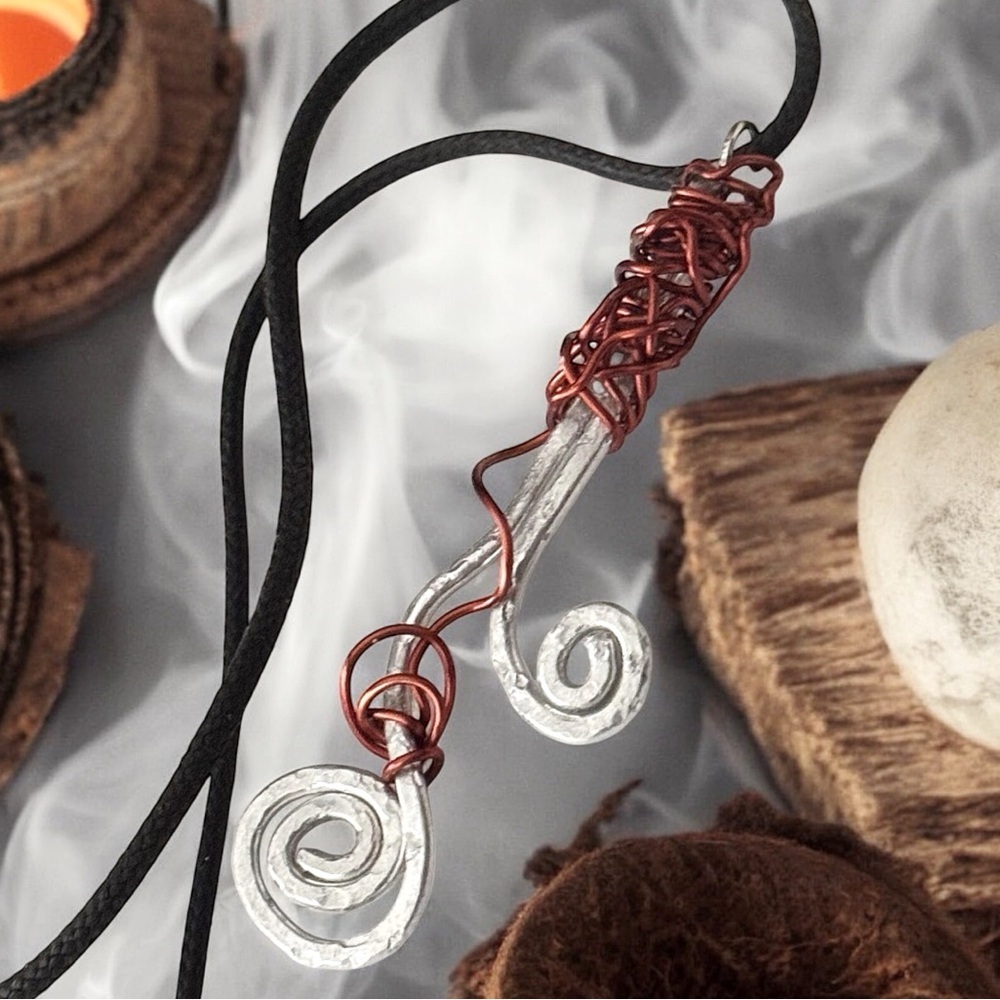 5 For $25💫Alternative Silver Swirl Pendant